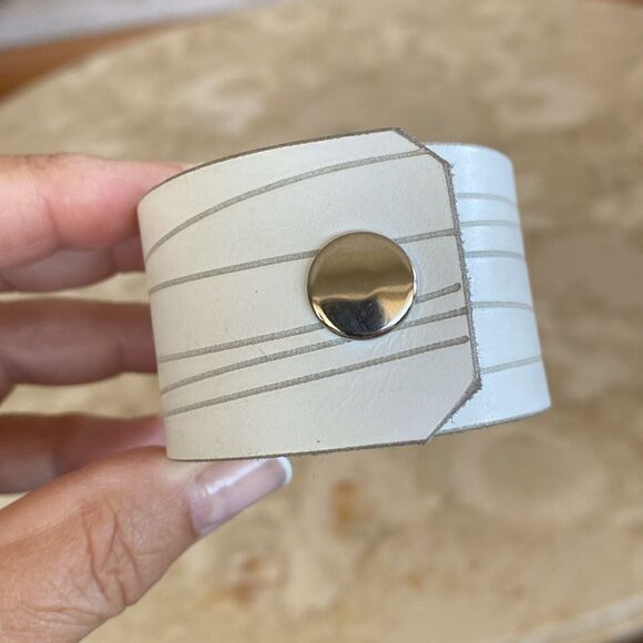 Handcrafted Wide Leather Cuff Bracelet White & Grey - Picture 3 of 7